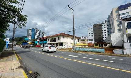 Terreno à venda no Jaraguá Esquerdo, Jaraguá do Sul  por R$ 950.000