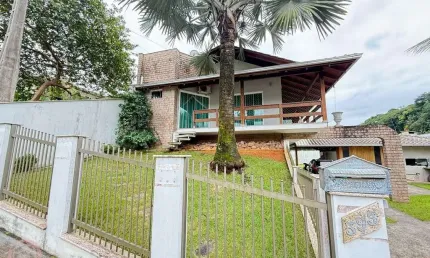 Casa com 4 quartos à venda no São Luís, Jaraguá do Sul , 315 m2 por R$ 1.150.000
