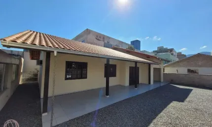 Casa com 2 quartos para alugar no centro, jaraguá do sul , 131 m2 por r$ 3.200