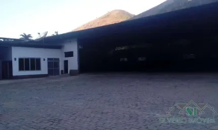 Barracão / Galpão / Depósito à venda no Corrêas, Petrópolis 