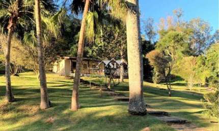 Casa com 7 quartos para alugar no Araras, Petrópolis 