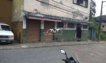 Casa comercial à venda no Castrioto, Petrópolis 