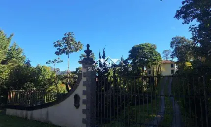 Casa em condomínio fechado com 4 quartos para alugar no Samambaia, Petrópolis 