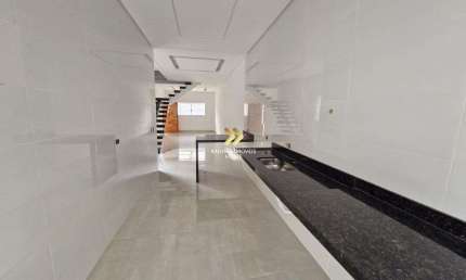 Sobrado Duplex com 3 Quartos e Piscina a 200m da Praia