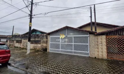 Casa Térrea Semi-Mobiliada – 150 metros da Praia – Maracanã, Praia Grande