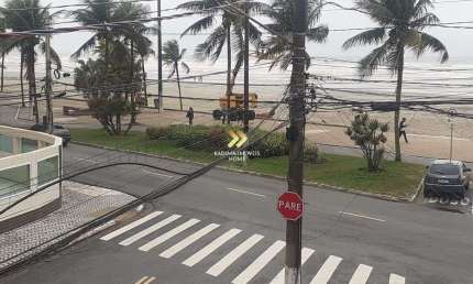 Apartamento 01 dormitório, 1° andar em Prédio frente Mar -  Bairro Tupi