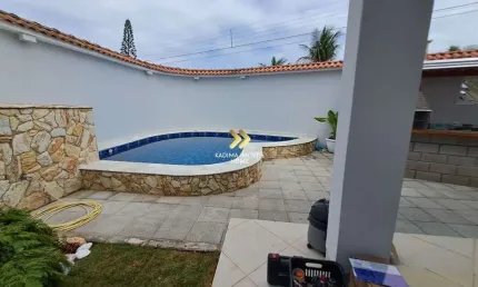 Casa Isolada com Piscina, área gourmet e Edícula - Bairro Flórida.