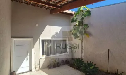 Casa à venda com 120m², 3 dormitórios, sendo 1 suíte, localizada na Vila Pinheiro, em Jacareí.