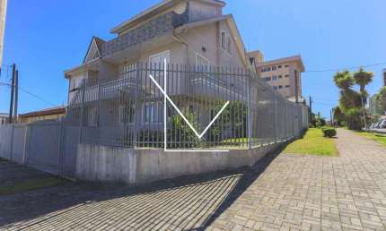 Sobrado para Venda em Curitiba, Portão, 5 dormitórios, 2 suítes, 4 banheiros, 3 vagas