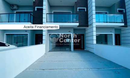 Sobrado Geminado N 3 com Piscina e Churrasqueira no Bairro Costeira, Balneário Barra do Sul, SC