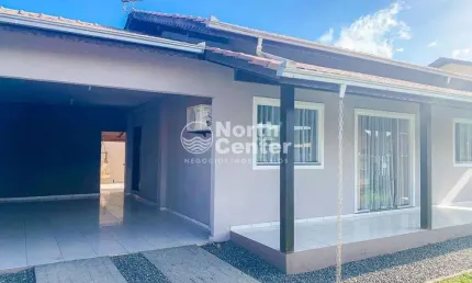 Casa moderna à venda, de laje e com churrasqueira, zona industrial norte, joinville, sc