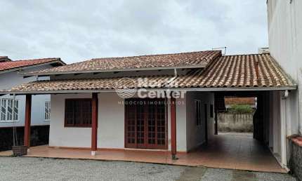Casa à Venda ótima localização, próxima a prefeitura, Centro, Balneário Barra do Sul, SC