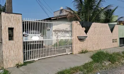 2 casas à venda, sendo no mesmo terreno / paranaguamirim /joinville / sc.