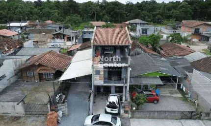 Sobrado Amplo e Bem Localizado à venda, Bairro Costeira, Balneário Barra do Sul, SC
