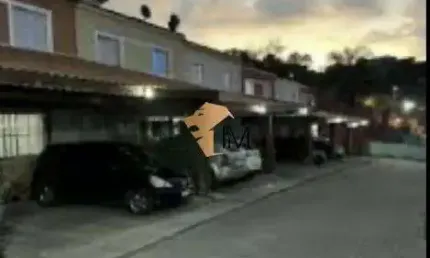 Oportunidade casa sobrado 79metros, 1 vaga, 1 banheiro/ jandira