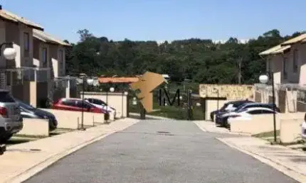 Oportunidade casa sobrado Cotia 90 metros, 2 Dorms, 2 vagas, 1 suíte