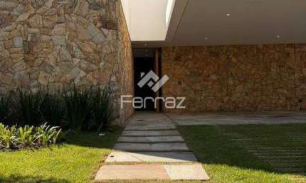 Casa em condomínio fechado, 4 suítes, 6 vagas, Jardins Gênova - Uberlândia/MG