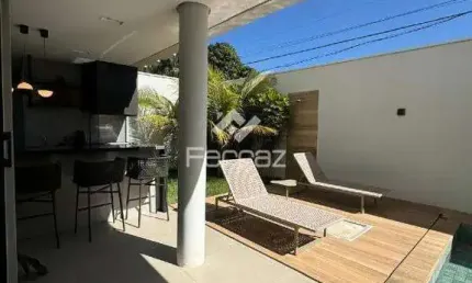Casa em condomínio fechado, 3 suítes, 3 vagas, Jardim Karaíba - Uberlândia/MG
