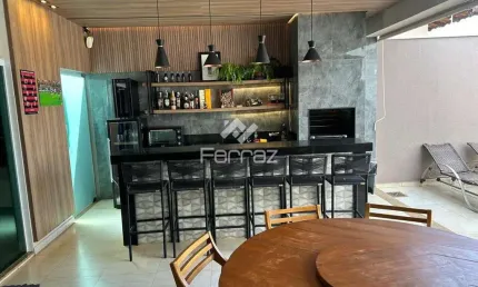 Casa à venda, 3 suítes, 2 vagas, Santa Mônica - Uberlândia/MG