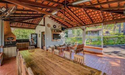 Chácara à venda, 6 quartos, 3 suítes, Condomínio Boa Vista - Uberlândia/MG