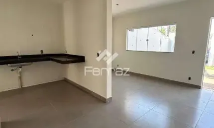 Casa à venda, 2 quartos, 2 vagas, Dona Zulmira - Uberlândia/MG
