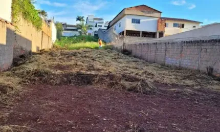 Excelente terreno no Bairro Cidade Jardim em Uberlândia