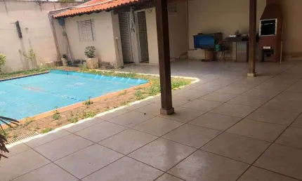 Excelente casa sobrado no Bairro Roosevelt em Uberlândia