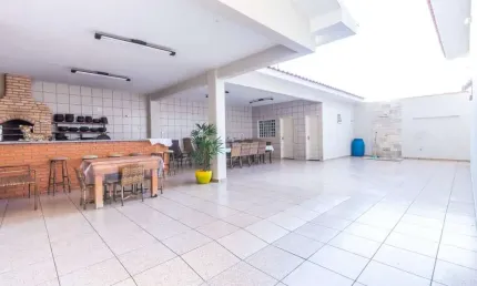 Excelente casa localizada no Bairro Roosevelt em Uberlândia