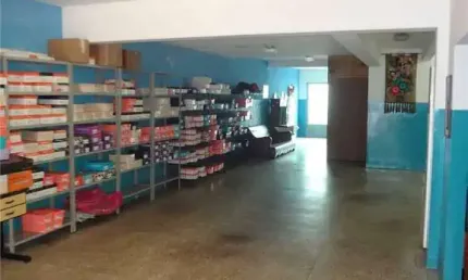 Sobrado  comercial com 370 m² de área construída e 330 m² de terreno em rua de grande fluxo de veículos, ampla garagem com 10 vagas cobertas