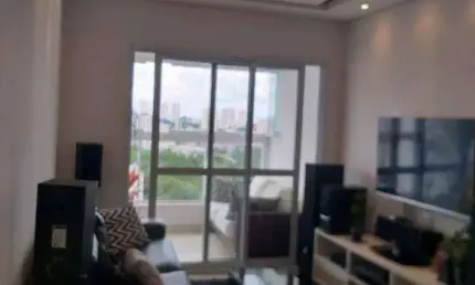 Apartamento com 2 vagas de garagem,2 dormitórios (suíte), sala com varanda. Condomínio fica próximo do Shopping Metrópole, centro. Lazer com piscina