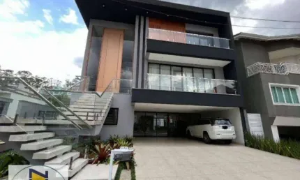 Sobrado de alto padrão ( Construída por Arquiteto-Elevador) no Swiss Park: 4 quartos, 4 suites, 3 salas e 600 m² de área em São Bernardo do Campo-SP.