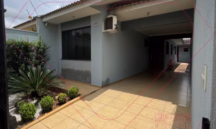 Residência localizada no Jardim Ibirapuera, Maringá.