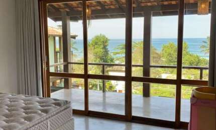 Linda casa de alto padrão com vista para o mar na praia Vermelha do Centro em Ubatuba SP