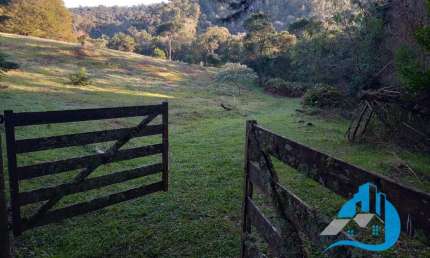 Lindo sítio com 24 mil metros quadrados com rio e água de nascente em Gonçalves Minas Gerais
