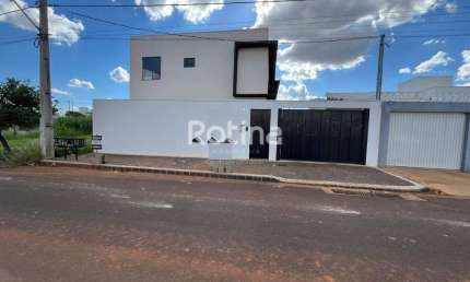 Casa para alugar, 3 quartos, Novo Mundo - Uberlândia/MG - Rotina Imobiliária