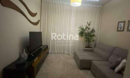 Casa para alugar, 3 quartos, Bosque dos Buritis - Uberlândia/MG - Rotina Imobiliária