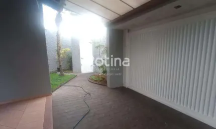 Casa para alugar, 4 quartos, Jardim Patrícia - Uberlândia/MG - Rotina Imobiliária