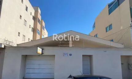 Casa para alugar, 3 quartos, Nossa Senhora Aparecida - Uberlândia/MG - Rotina Imobiliária