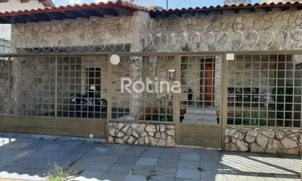 Casa para alugar, 4 quartos, Fundinho - Uberlândia/MG - Rotina Imobiliária