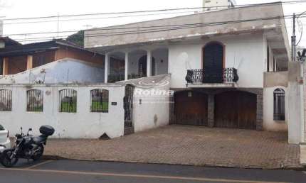 Casa para alugar, 5 quartos, Centro - Uberlândia/MG - Rotina Imobiliária