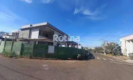 Casa Condomínio Fechado para alugar, 4 quartos, Jardim Botânico - Uberlândia/MG - Rotina Imobiliária