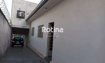 Casa para alugar, 3 quartos, Osvaldo Rezende - Uberlândia/MG - Rotina Imobiliária