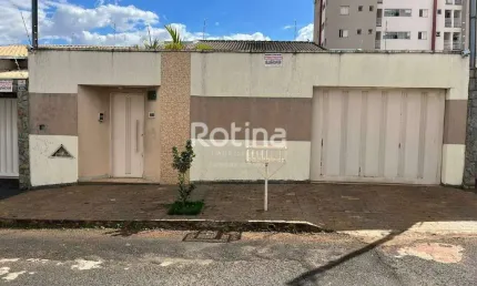 Casa para alugar, 3 quartos, Segismundo Pereira - Uberlândia/MG - Rotina Imobiliária