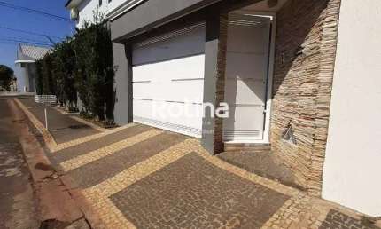 Casa para alugar, 3 quartos, Alto Umuarama - Uberlândia/MG - Rotina Imobiliária