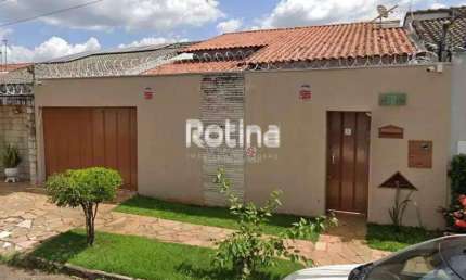 Casa para alugar, 3 quartos, Cidade Jardim - Uberlândia/MG - Rotina Imobiliária