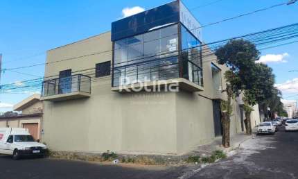 Prédio Inteiro para alugar, 4 quartos, Saraiva - Uberlândia/MG - Rotina Imobiliária