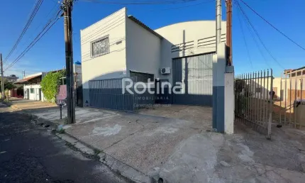Loja para alugar, Presidente Roosevelt - Uberlândia/MG - Rotina Imobiliária