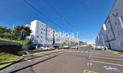 Apartamento para alugar, 2 quartos, Chacaras Tubalina e Quartel - Uberlândia/MG - Rotina Imobiliária