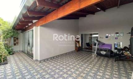 Casa para alugar, 3 quartos, Santa Luzia - Uberlândia/MG - Rotina Imobiliária