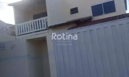 Casa para alugar, 3 quartos, Umuarama - Uberlândia/MG - Rotina Imobiliária
